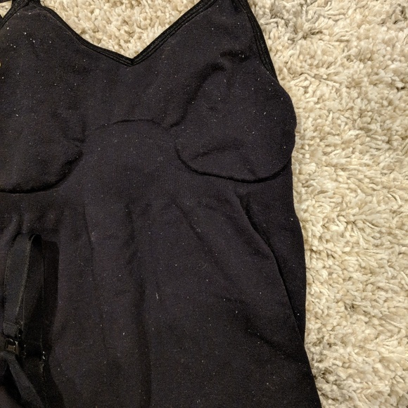 Nursing tank lot - Picture 4 of 4